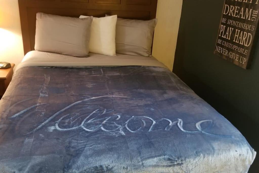 Hotel King Bed Hotel Room 120 Booking Stillwater Esterno foto