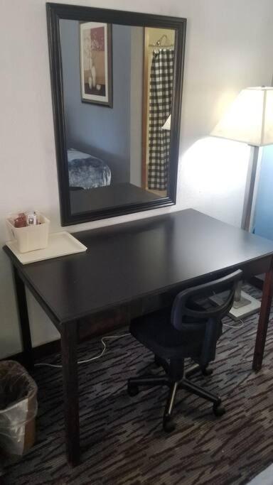 Hotel King Bed Hotel Room 120 Booking Stillwater Esterno foto
